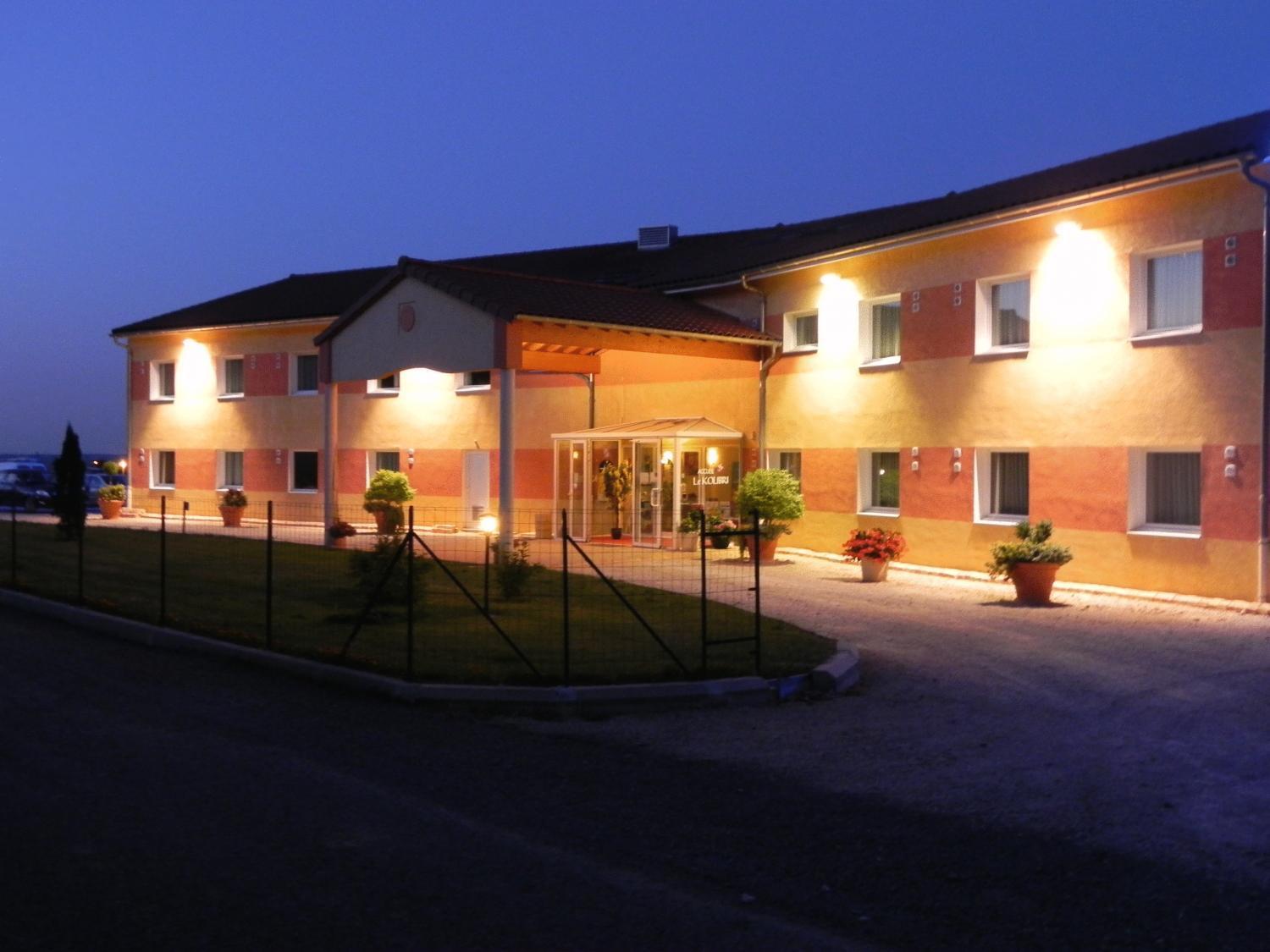 Hôtel Le Kolibri Tournus Exterior foto